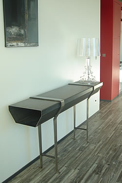 Table HOPE mise en situation dans un loft (3)